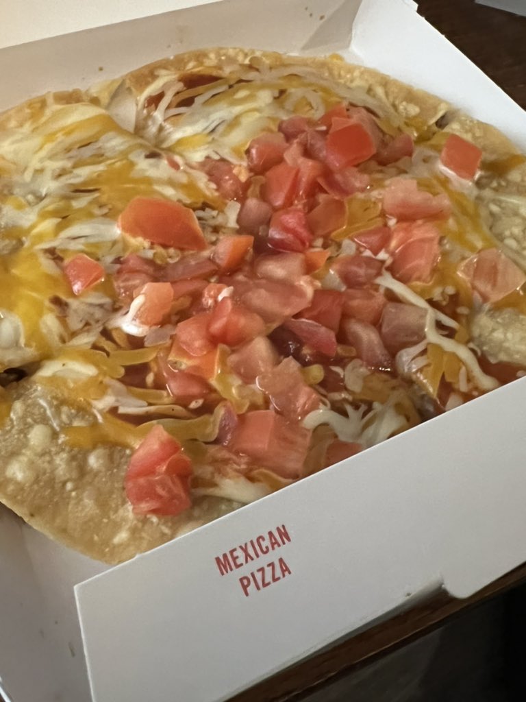My love, how I’ve missed thee. 

@TacoBell #MexicanPizza 
@DollyParton #MexicanPizzaTheMusical