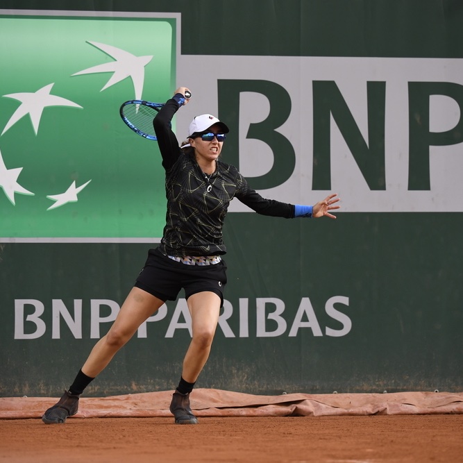 ✅ First Slam main draw appearence
✅ First Slam main draw win

Mexican 🇲🇽 qualifier Fernanda Contreras Gomez defeats Panna Udvardy 7-6(8) 6-3 to reach the second round of #RolandGarros 

📸: Clement Mahoudeau / FFT