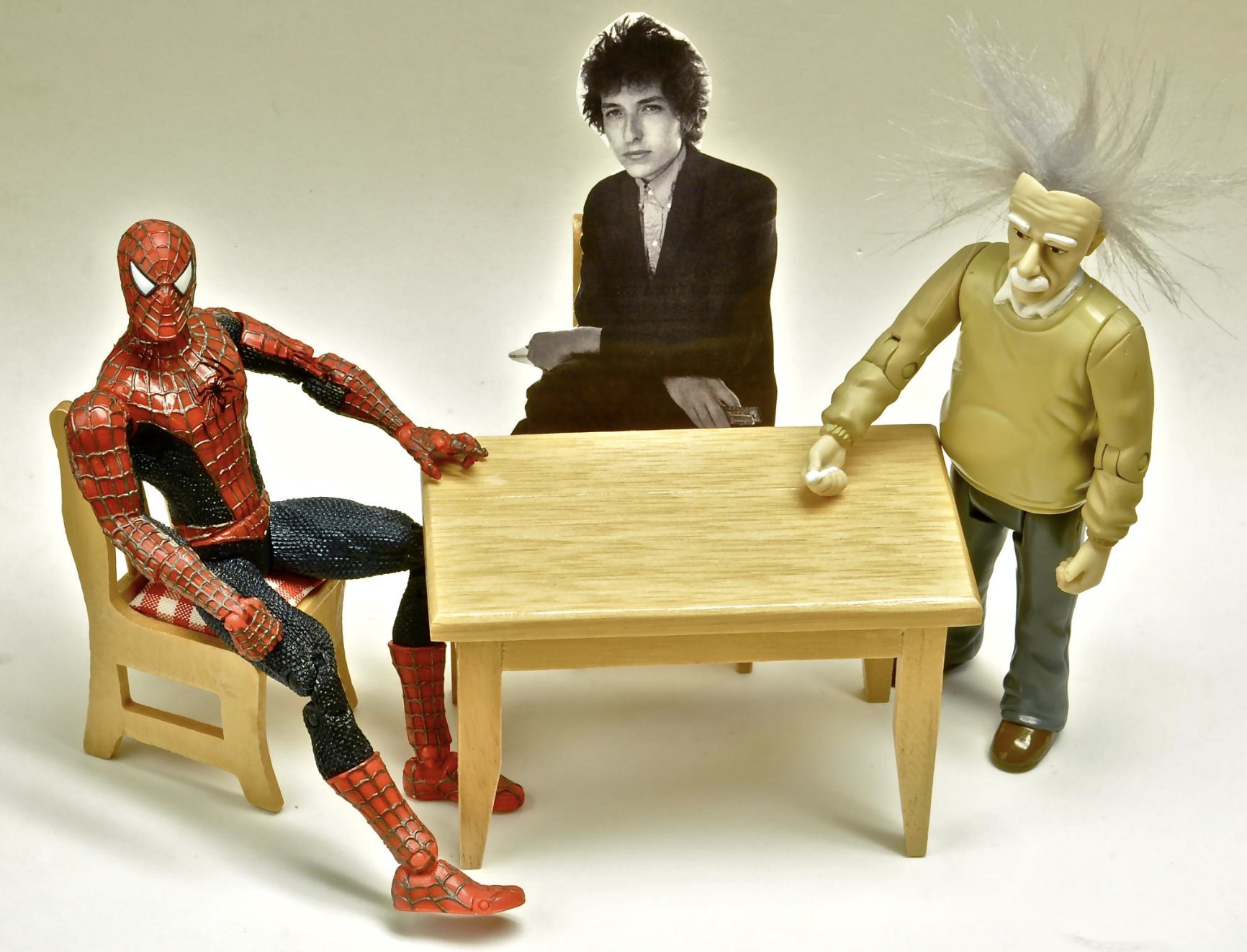 Happy 81st Birthday, Bob Dylan! Glad you could relax with some friends. [Photo by: Rick Hebenstreit] 