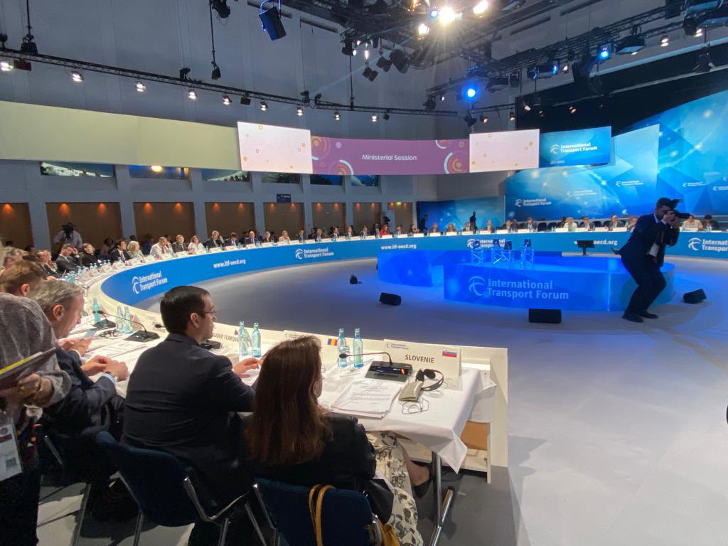 Chile OECD tweet media