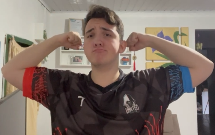 wesleyje4n's tweet photo. TOMA FOTO DO UNIFORME DA @UNKTEC 

Quer um igualzinho? e se eu te falar que você consegue um?

QUER SABER MAIS? TOMA O LINK:
https://t.co/JHNEuNarx7 https://t.co/8DYKDZ8WYa