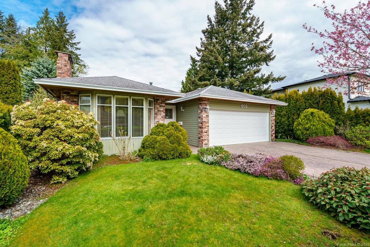 TeamWayneRemax's tweet photo. NEW LISTING // This walkable yet peaceful location is perfect being close to the community centre, schools, shopping, restaurants, parks, transit and the beach! 
1925 Southmere Crescent, #Surrey
See more: https://t.co/ujhWprqaxU

#surreyrealestate #surrey #MLS #BCRE https://t.co/M6O1rqUgaF