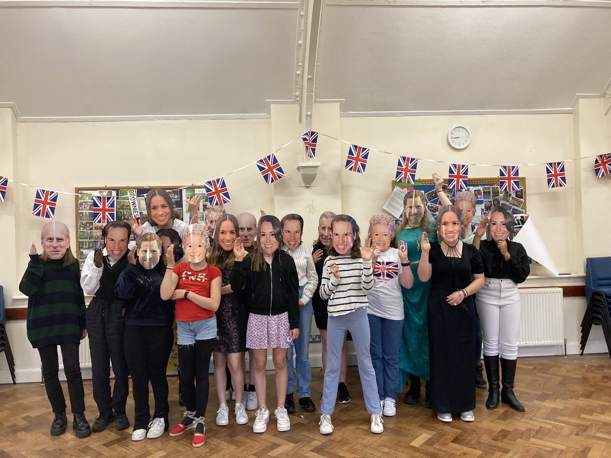HGGuides's tweet photo. We were joined by the @RoyalFamily tonight at Guides for our jubilee party! Scones, monster munch, pin the jewel on the crown. Such fun!! Well done to the Rangers who organised the night! #GirlLed @GGLSELewisham @GirlguidingLSE  @Guiding_LaSER https://t.co/mkiWK1oADm