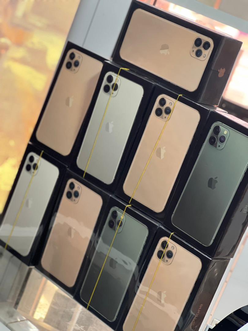 anani_bismark's tweet image. Giving out iPhone 11 PROMAX 256GB FACTORY UNLOCKED AT LOW AS 5100 tomorrow morning sharp