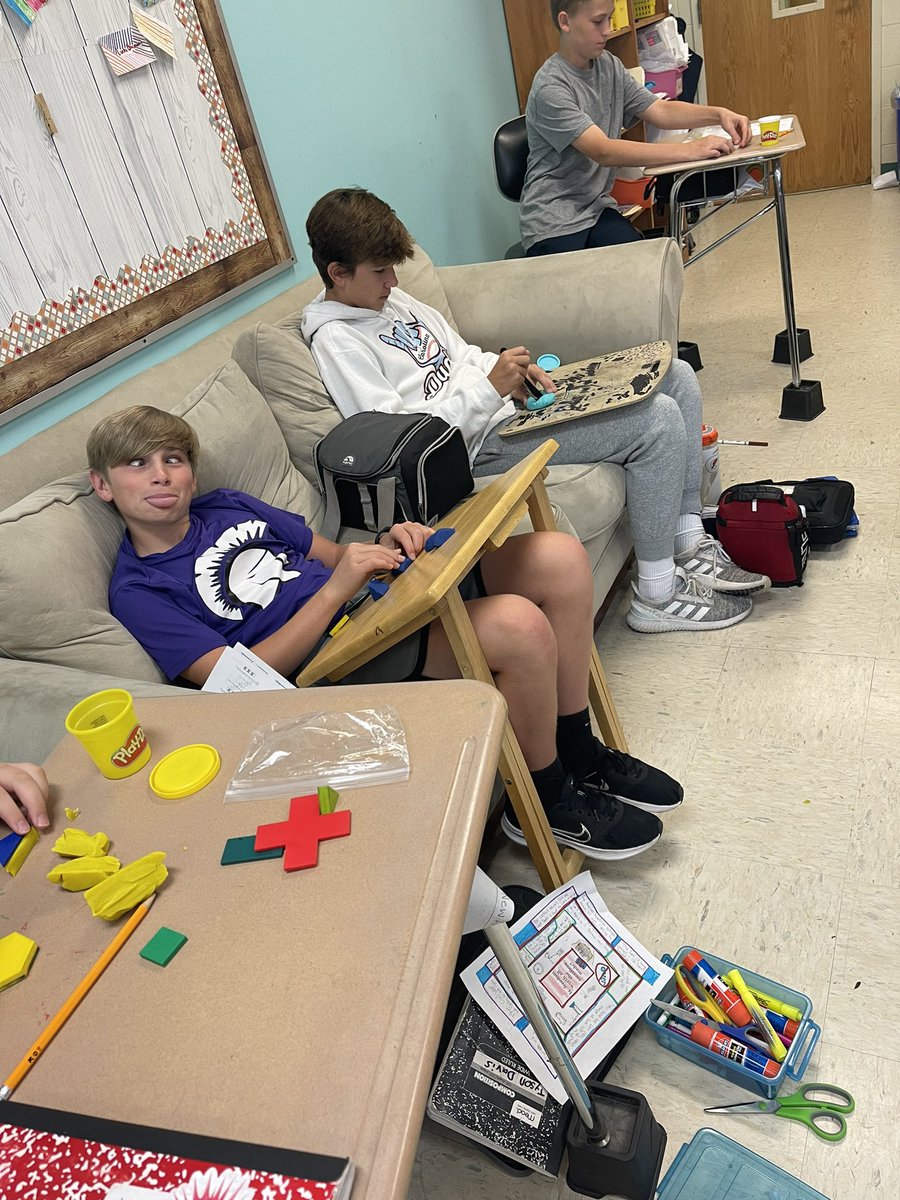 AshleyMcvey6's tweet photo. Students creating 3-d figures with playdoh. It’s amazing how opening with a hands-on approach can help the kids better genuinely understand math. Now they can relate those 3-d sketches to a memory ❤️ #genuinelearning #trueblueeducator https://t.co/tlJ7CBQDPY