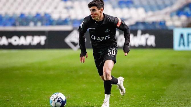 ❗️Exclusivo. <a href="/SCBragaOficial/">SC Braga</a> e <a href="/VitoriaSC1922/">Vitória Sport Clube</a> disputam Costinha. Os dois rivais do Minho já iniciaram conversações com a <a href="/academicaoaf/">Académica - OAF</a> . Jogador vai tomar uma decisão nos próximos dias. ✍🏼⏳