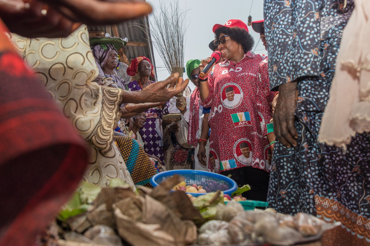 bisiafayemi's tweet photo. Today, the Women Campaign Council for BAO continued its enlightenment campaign on the forthcoming Gubernatorial election with a market visit to Otun Market in Moba Local Government Area. 
 #baoforall
#WCCforBAO
#BisiaFayemi https://t.co/pmCMLeWFlX