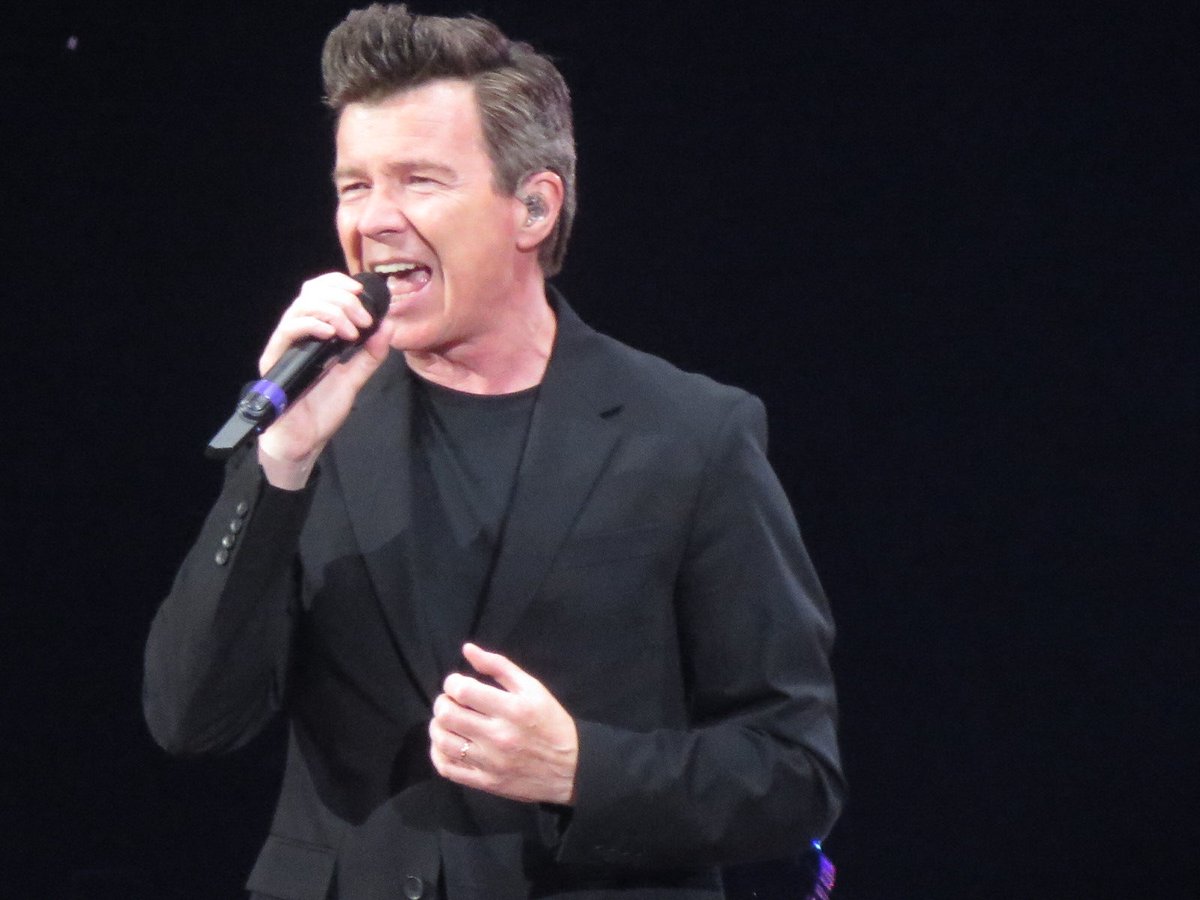 krwilly's tweet photo. ⁦@siriusxmvolume⁩ ⁦@rickastley⁩ Saturday’s Mixtape tour in San Antonio. Such a great show! https://t.co/xyjFpoX6Aq