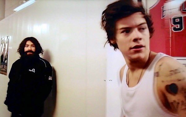 Way back in 2013, I helped disguise <a href="/NiallOfficial/">Niall Horan</a> for the One Direction documentary - This Is Us. Niall really got into it.
Such a sweet moment when he made a fans dream come true. I’m sure I remember <a href="/Harry_Styles/">Harry Styles.</a> wishing he could have done it.