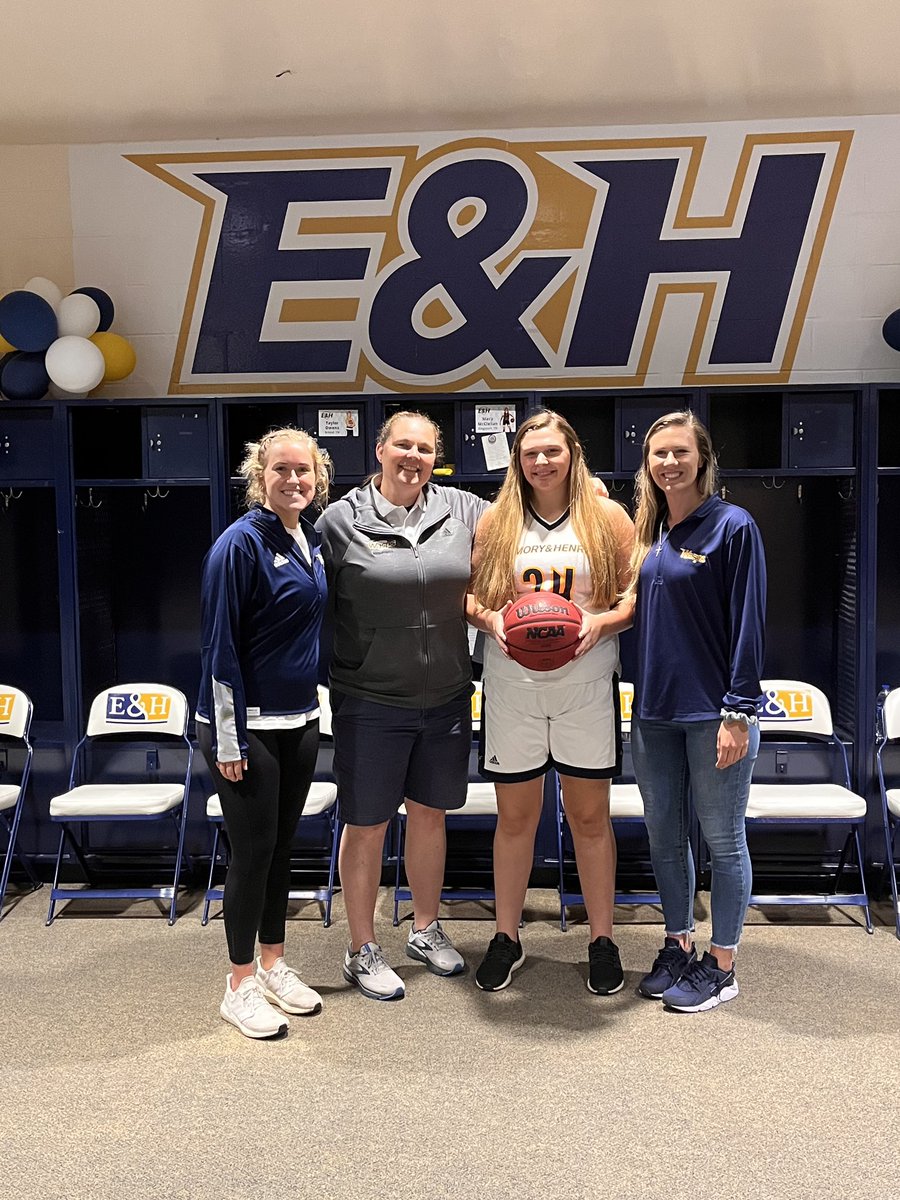 Gracyn Hall tweet media