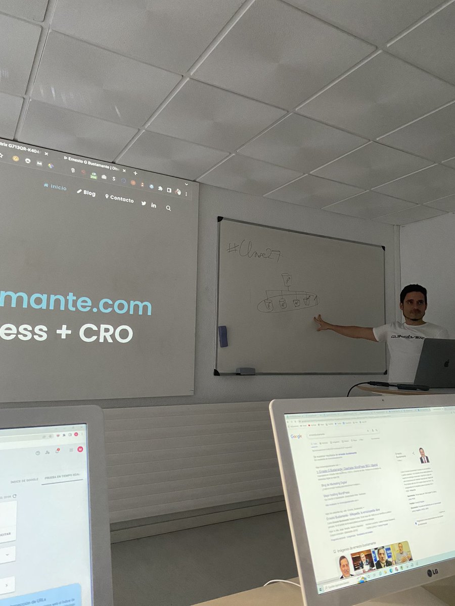 mariasantiagoCM's tweet photo. Hoy en @aulaCM dando nuestra #clase27 de SEO📈🚀
Gracias @ernestogbusta por adentrarnos en este apasionante e inmenso mundo, súper interesante🧐

#equipo233 https://t.co/h8ErzgNVI6