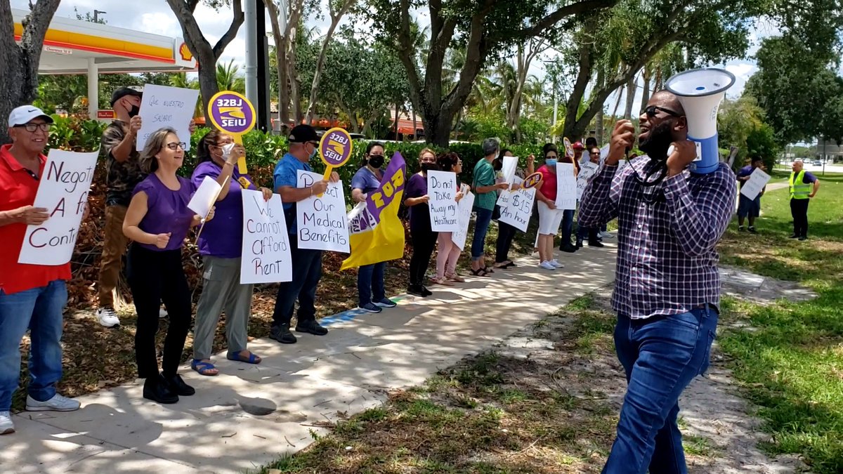 32BJFlorida's tweet photo. Janitors at Nova University, employed by @EncompassOnsite earn as low as $11.20 &amp; have to use personal time for covid. We're fighting for a fair contract:
✅Protects union health benefits
✅Living Wages 
✅Lifesaving benefits like + PTO
When we fight we win!💪🏾 #JusticeforJanitors https://t.co/NMoKJsETdW