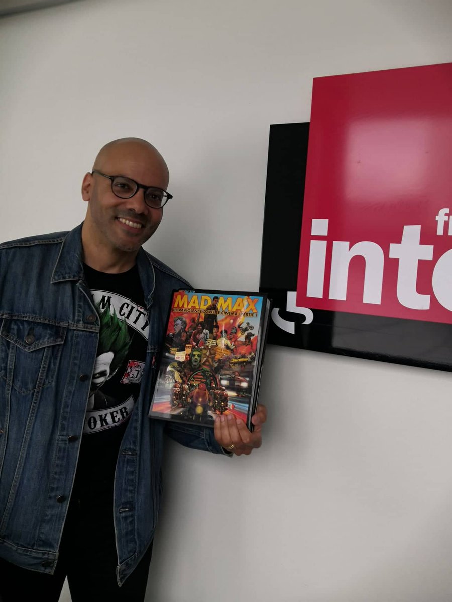 MelvinZed's tweet photo. Ce matin, MAD MAX - Ultraviolence dans le cinéma, partie 1 était à France Inter ! J'étais invité à l'émission @BlockbustersFI de @fredsigrist en compagnie de @Dedodante et de @LepineEl et @alexandremathis, deux des auteurs du Mad Max Au delà de la Radicalité, ed @PlaylistSociety https://t.co/3TLblv2vXB