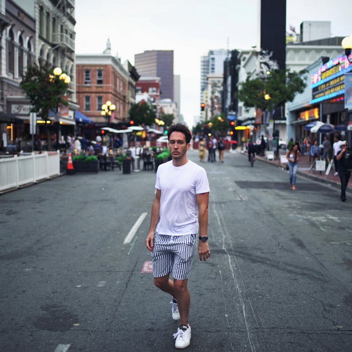 chasermusic's tweet photo. San Diego 📍
#SanDiego #Chaser #Traveler #ChaserMusic #DJChaser #Journey #AroundTheWorld #California #Quest #DJ #Edm #TourLife #edmfamily #edmlifestyle #edmboys #edmgirls #picoftheday #photography #art #artist #music https://t.co/7FGB2XZgsV