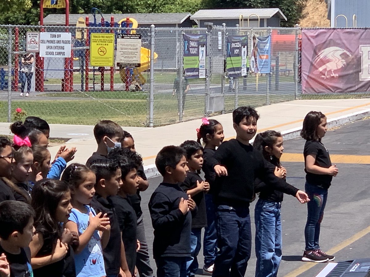 Hollingworth Elementary School (@hollingworth_el) on Twitter photo Ms. Crosniel’s cuties <a href="/hollingworth_el/">Hollingworth Elementary School</a> are true peacemakers! They sang and danced their hearts out today for their wonderful families and friends. <a href="/RowlandSchools/">Rowland Schools</a> #WeAreRUSD <a href="/HollingworthPTO/">Hollingworth PTO</a> Ms. Crosniel’s cuties <a href="/hollingworth_el/">Hollingworth Elementary School</a> are true peacemakers! They sang and danced their hearts out today for their wonderful families and friends. <a href="/RowlandSchools/">Rowland Schools</a> #WeAreRUSD <a href="/HollingworthPTO/">Hollingworth PTO</a>