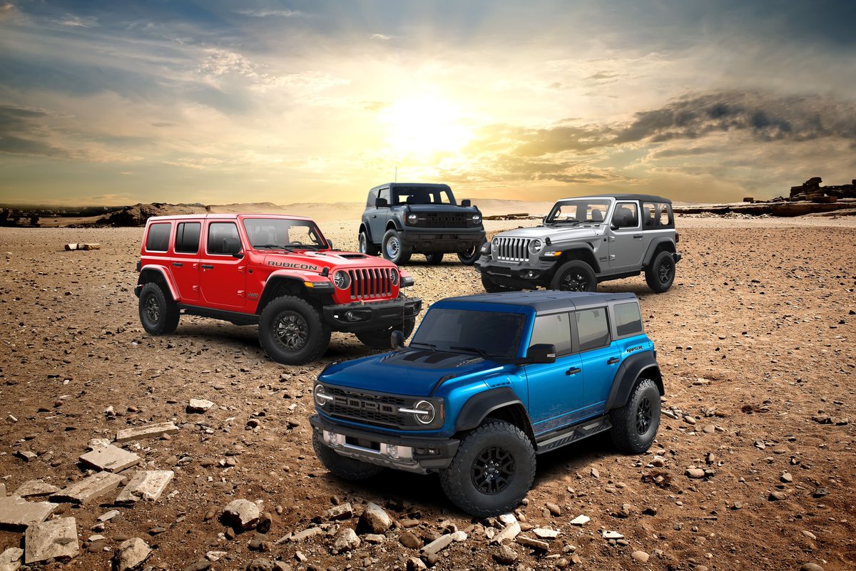CARandDRIVER's tweet image. 2022 @Ford Bronco and @Jeep Wrangler prices and trims compared: crdrv.co/9MCRzuR