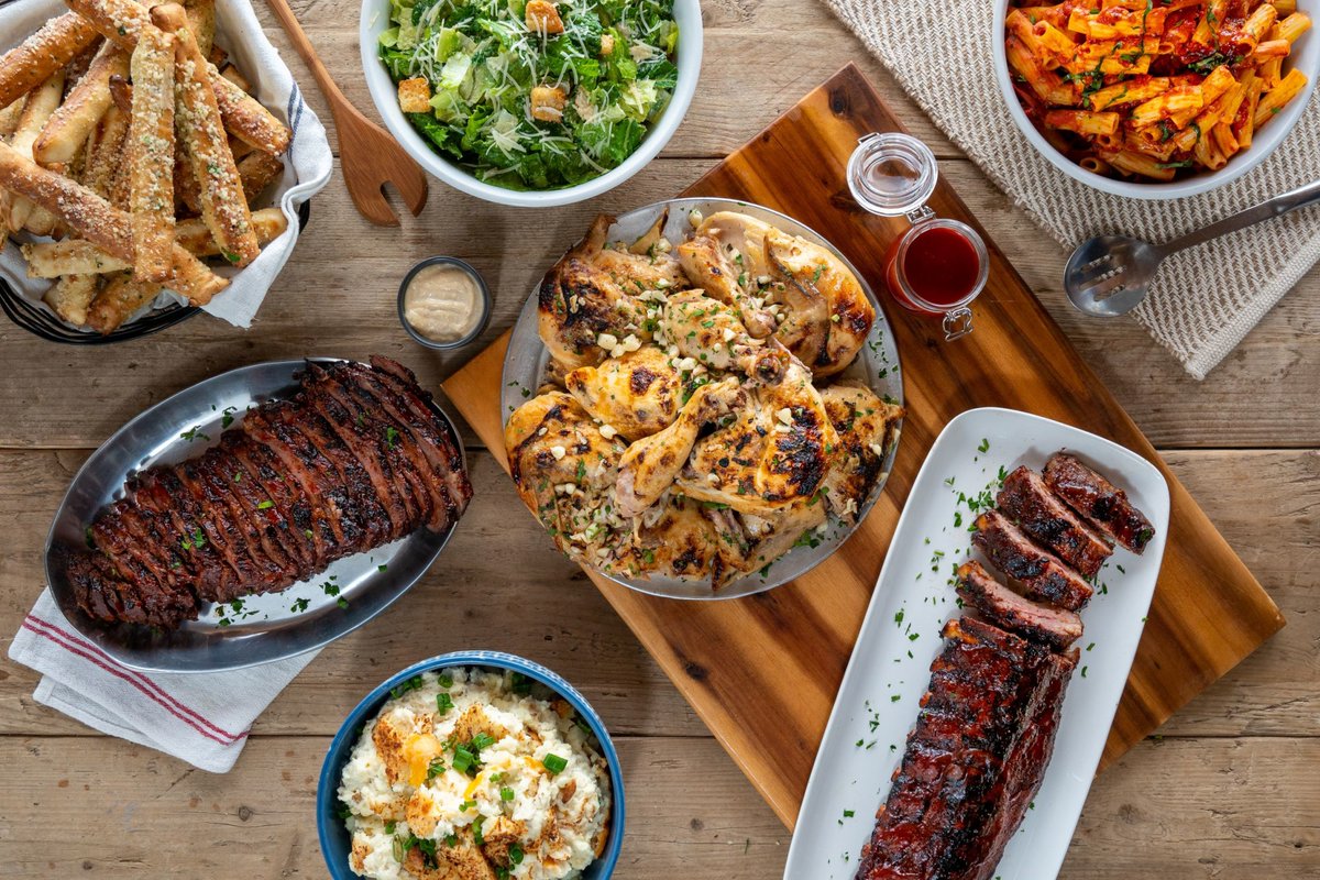 stonefiregrill's tweet photo. Pre-order your #MegaFeast for #MemorialDay featuring 2 whole chickens, 1 whole tri tip, 1 full slab of ribs, pasta, salad, side, and breadsticks! 🍖🍗🥗🥔🥖 https://t.co/YJQzatTd7w https://t.co/vEHoWyBSuD