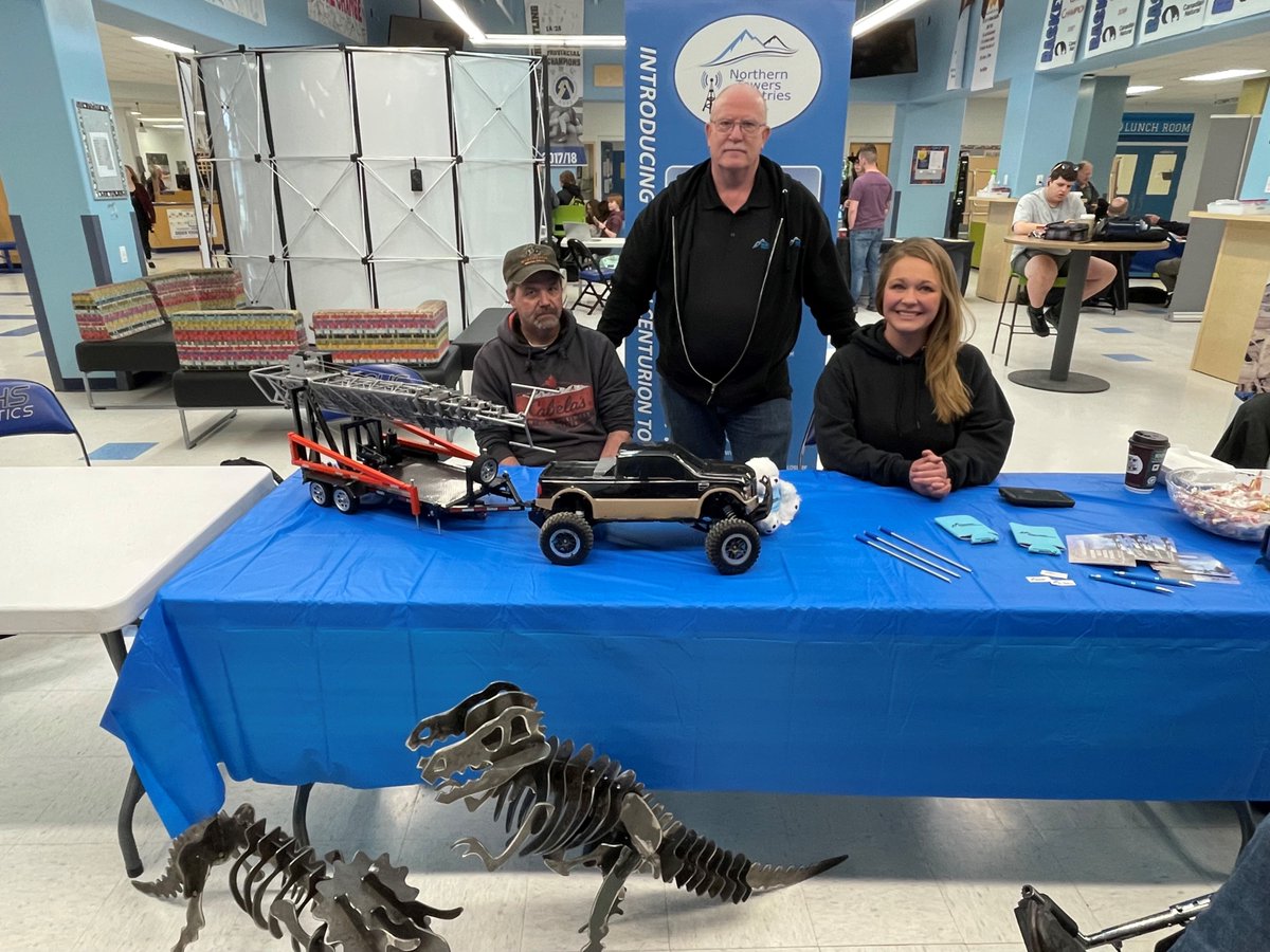 NorthernTowers's tweet photo. 2022 Parkland High School Trades Day last Thursday. Our team was very busy with students asking a lot of questions! #trades #tradeschool https://t.co/1Iu7azRCSI