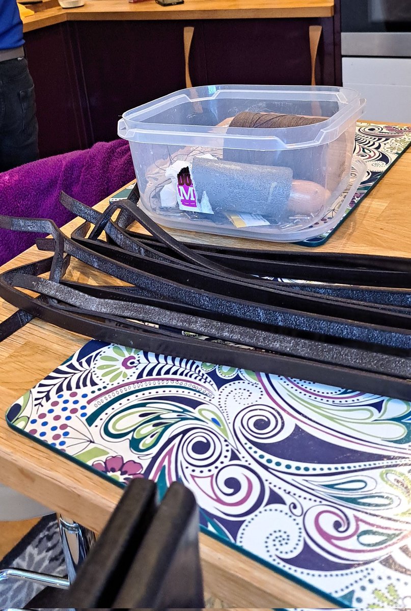 talkintack's tweet photo. 2nd night running I've watched Silent witness while stitching!
Last night it was 11 x leather browbands, tonight it was 3 x sets of Buffalo stirrup leathers #BusyBusy #NotEnoughHours https://t.co/jWd78TH608