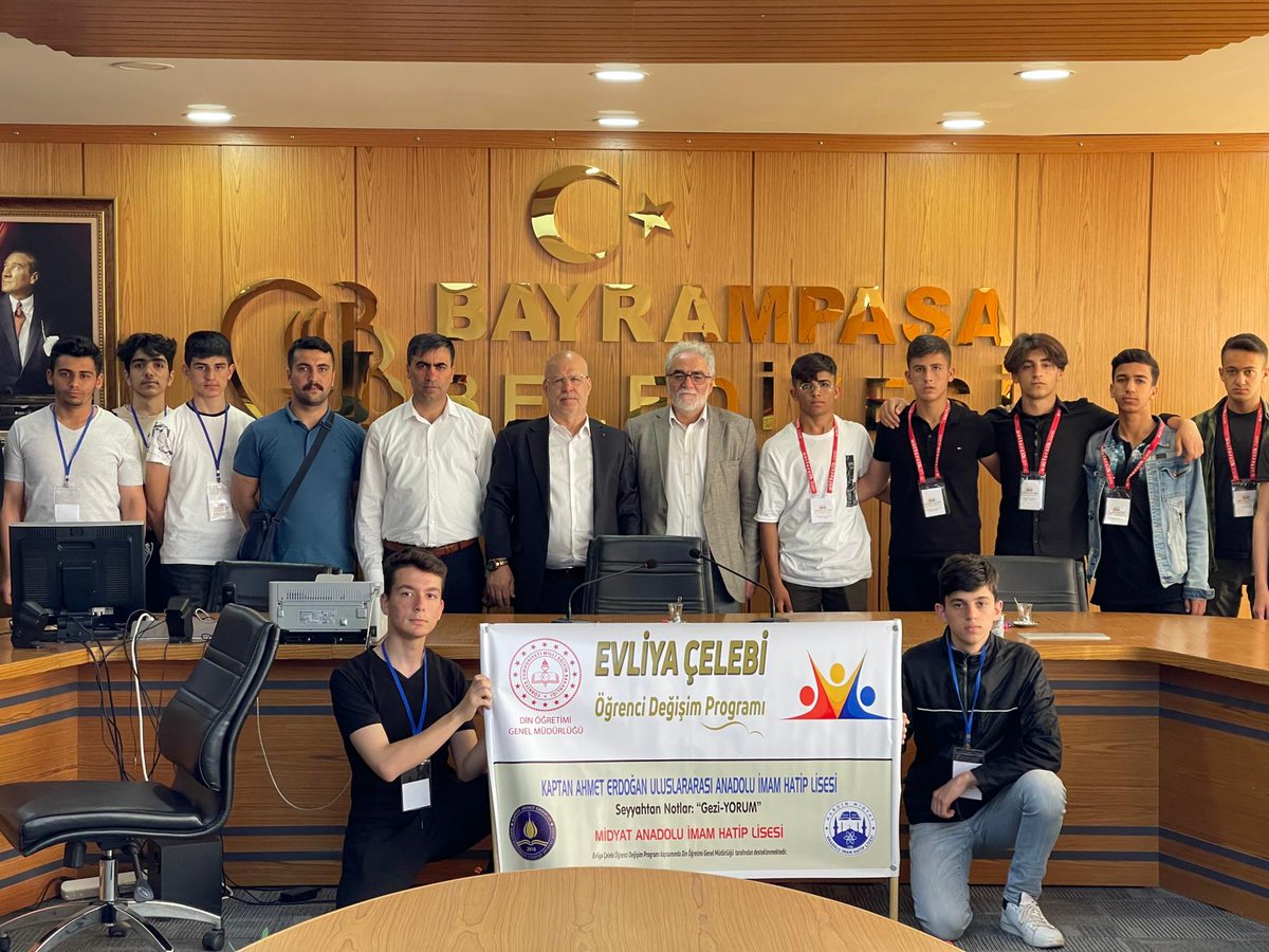 midyataihl's tweet photo. Projemizin tanıtımı için Bayrampaşa Kaymakamı Sn Soner ŞENEL, Belediye Başkan Yardımcısı İsmail GEMİCİ ve İlçe Milli Eğitim Müdürü Suat MAMUR'u ziyaret ettik.  @dogm_arge @mardinilmem @meb_dinogretimi @yilmaznazif @tcbayrampasa @MemBayrampasa @midyatkaymakam https://t.co/yVmqfWSAHJ
