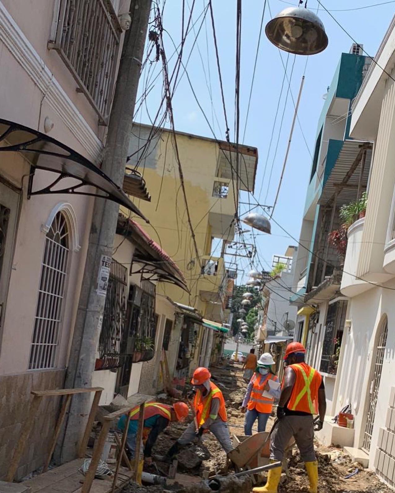 Alcaldía Guayaquil on Twitter "Personal trabaja en la remoción de