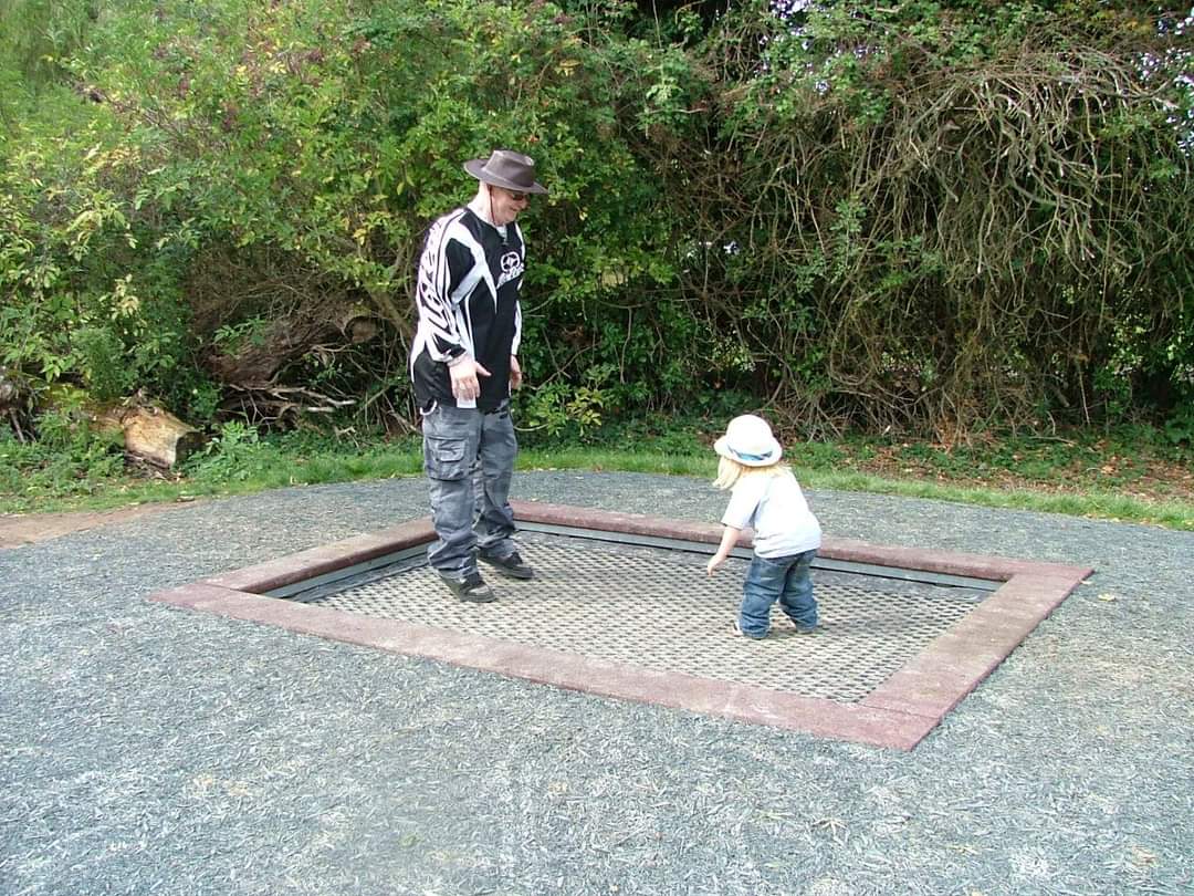 RachelSalmon81's tweet photo. 8 years on. Still with a huge Paul shaped hole in our lives. Still missing him every single day. It feels like yesterday, yet a lifetime ago since we said goodbye to him, off to a car boot. Little did we know that was our final goodbye. My heart still aches for him, and loves him https://t.co/Zgny5ZheXe