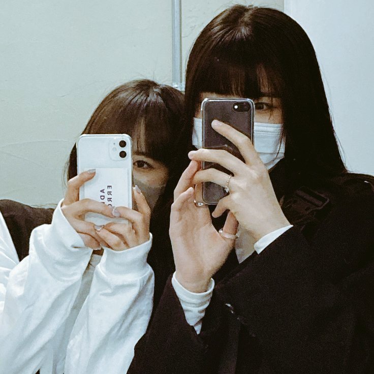 MTS01WAN's tweet photo. #𝐔𝐑𝐒𝐔𝐋𝐀𝐒𝐃𝐀𝐘𝟐

Não tenho foto com o velho, então será com a única pessoa que é minha família...

xièxiè, jie 🥺 https://t.co/mwWpYLcB5o