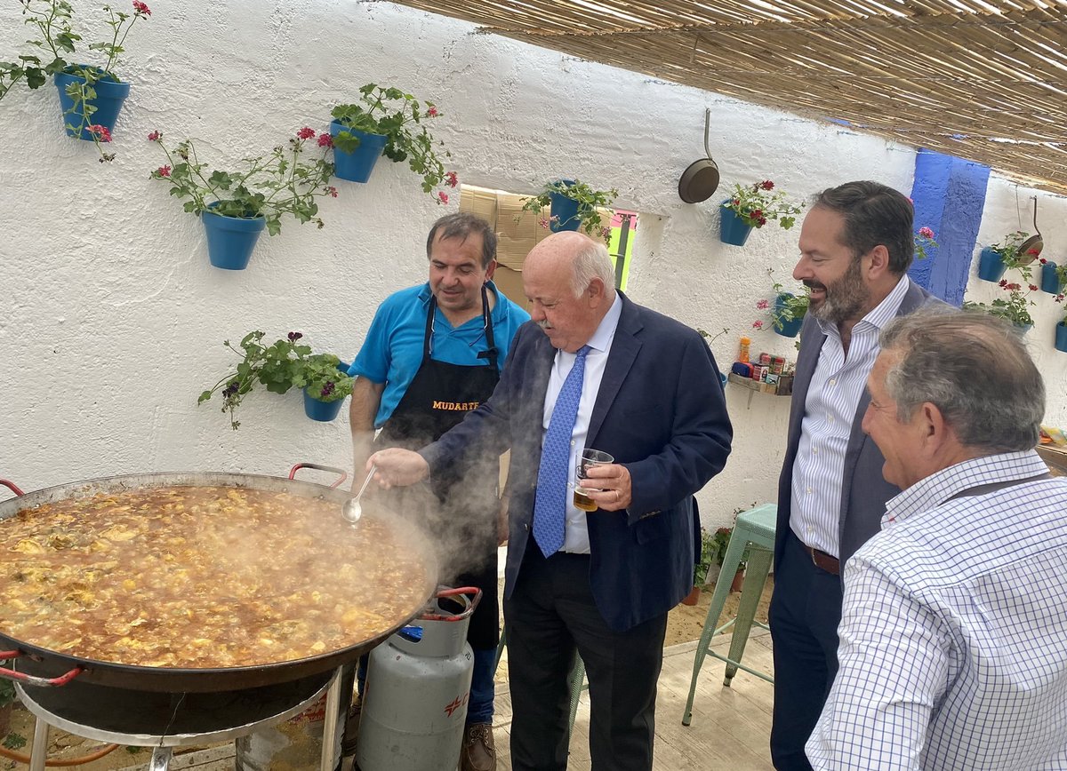 - CONSEJERO QUE SARPICA TENGA USTE CUIDAO CON LA PAELLA
- QUE TENGA CUIDAO ELLA CORMIGO JJJAJAAJ