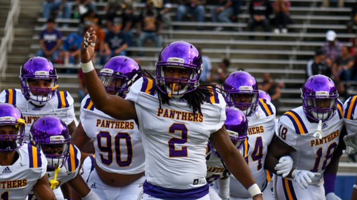 OfiliAmechi1's tweet photo. Beyond blessed to receive an HBCU D1 offer from PVAMU!! #AGTG @Bradleyttg @Coach_SmithS @TWill_10 https://t.co/tG5hNssZUV