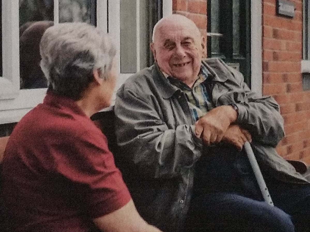 If you are 55 years or older, from Manchester, then we want to speak to you about #volunteering to support one or two participants over the course of a six-month programme. Email ace@royalvoluntaryservice.org.uk <a href="/ActiveAgeingRes/">Active Ageing Research</a>