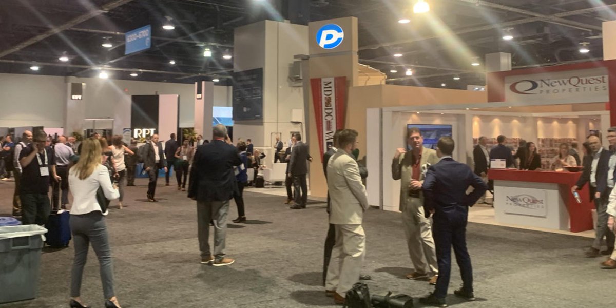 randalretailgrp's tweet image. Our sales team is having a great time chatting with friends &amp;amp; making new connections at @ICSCRecon, the Intl. Council of Shopping Centers conference in Las Vegas, NV. Will we see you tomorrow 👀? Click to read about our services: hubs.ly/Q01c3PhG0 #ICSCRecon #retailindustry