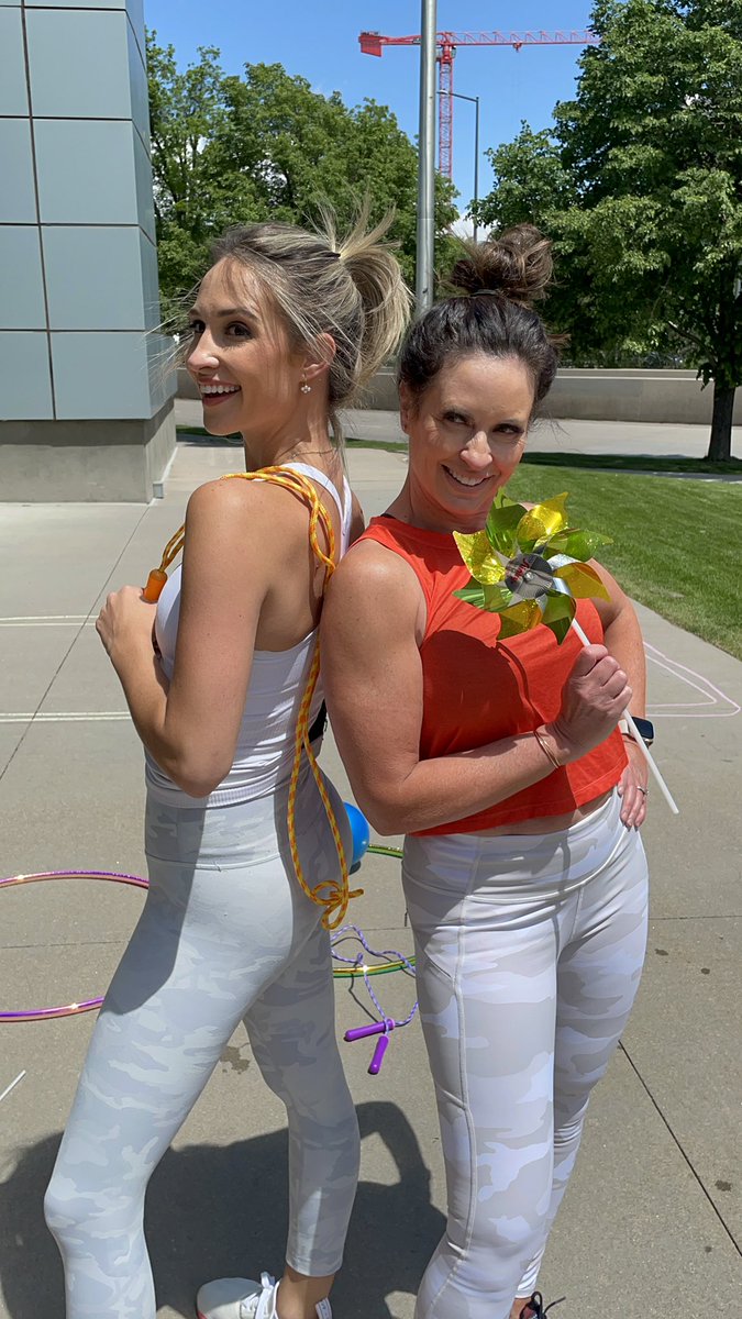 joanacanalskwgn's tweet photo. Just finished our Memorial Day workout for @greatdaycotv @channel2kwgn with @SpencerTReports join us Monday @9am. #fitness #holidayworkout #funworkouts #kidworkouts #buddyworkouts #summer #summerworkouts https://t.co/gQCQ4fOugA