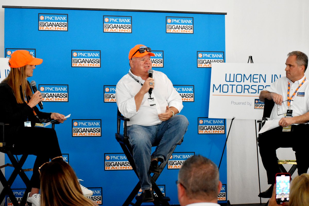 Today in #Indianapolis -> We welcome the new interns of our inaugural Women In Motorsports program who will have an amazing experience this <a href="/IndyCar/">NTT INDYCAR SERIES</a> season with <a href="/CGRTeams/">Chip Ganassi Racing ⚡️</a>! All part of our commitment to empower women and promote gender equality. Learn more: pnc.mediaroom.com/2022-05-24-Wom…