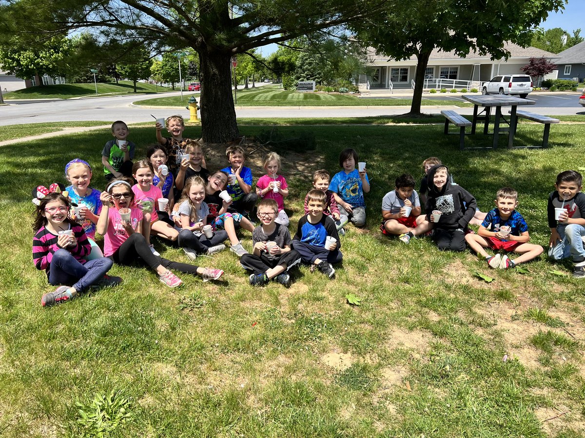 Sundae Station day!! Yum!! <a href="/BGSchools/">BG Schools</a> <a href="/KaraffaAlyssa/">Alyssa Karaffa</a>