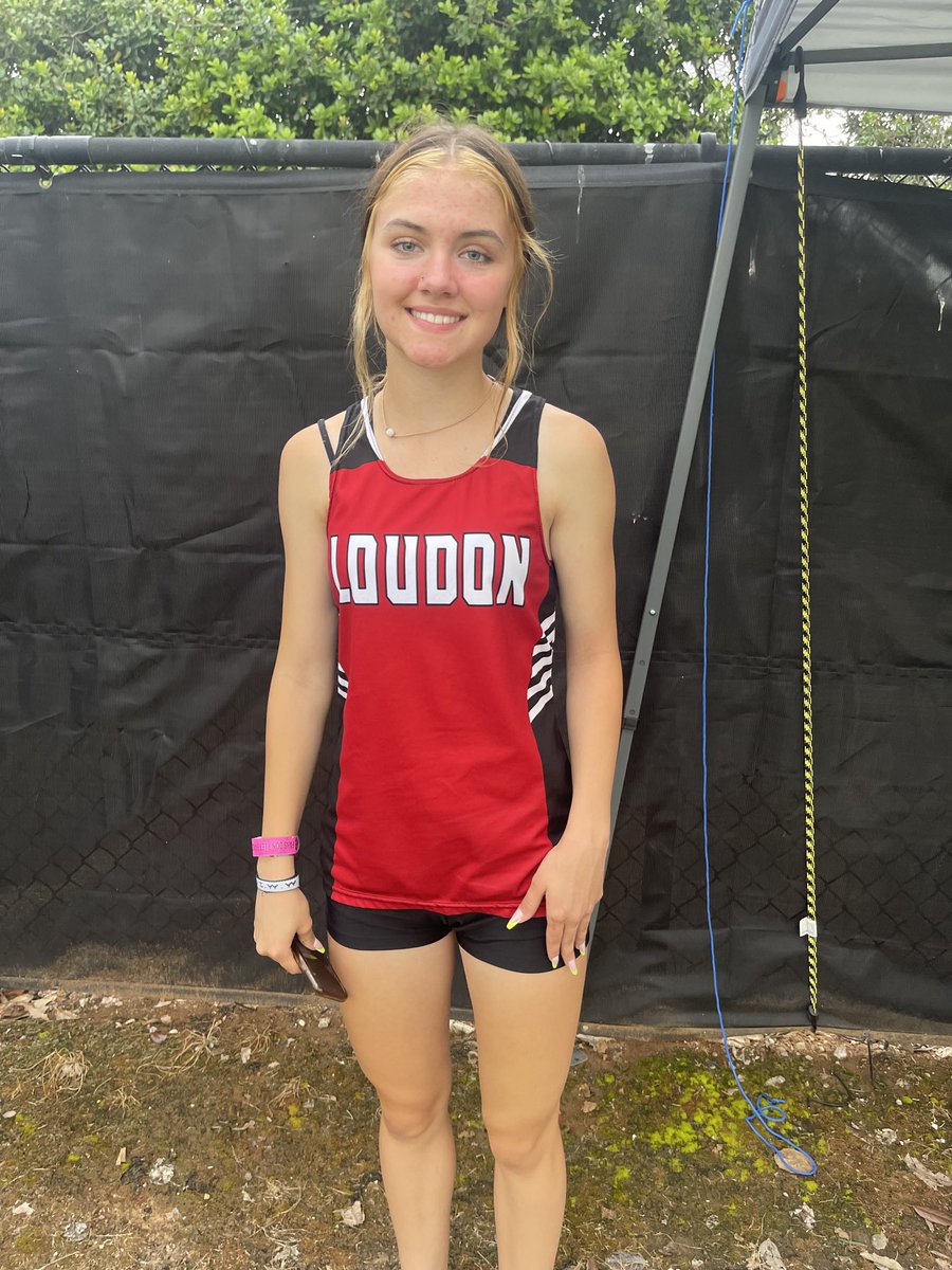 Another medal with a strong finish and PR to place 5th in the 300m hurdles.