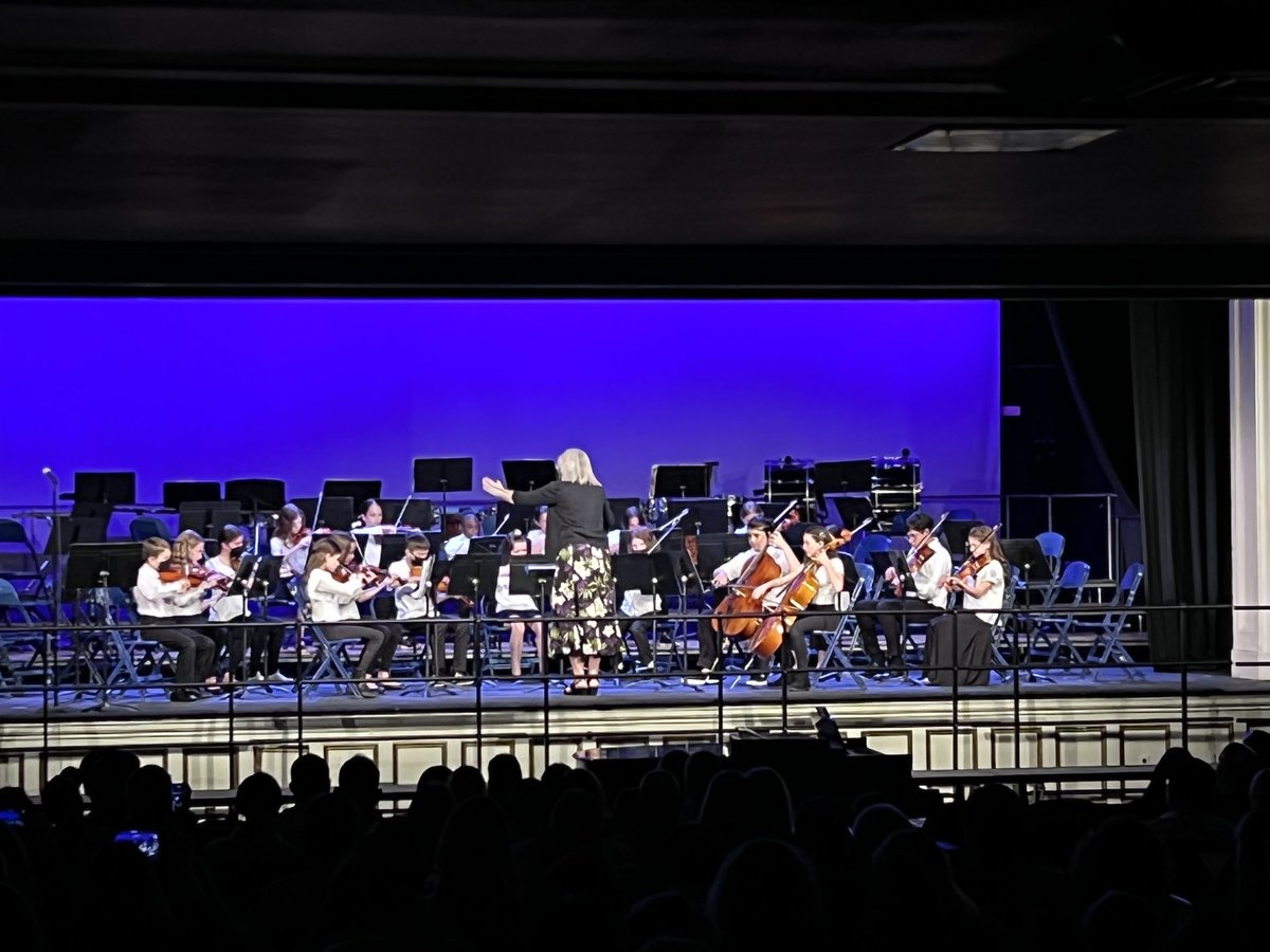 pvillemsny's tweet photo. Another outstanding concert from our 5th grade ensembles #PantherProud https://t.co/jkAEntXrzx