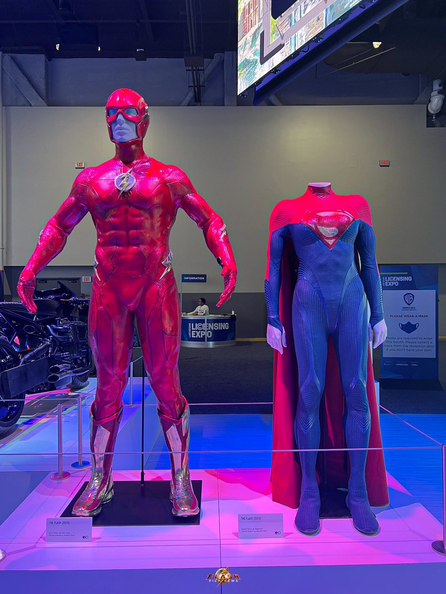 Here’s a better look at THE FLASH and SUPERGIRL suits from the Licensing Expo⚡️

[📸@<a href="/_life_of_kai/">Kai (Kevin) Cao</a>]