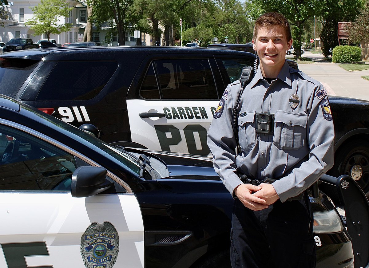 Congratulations to Police Service Aide (PSA) Brecken Ralston, who recently completed our field training program and is proudly serving our community as a solo police service aide. Awesome job! We wish PSA Ralston continued success with the GCPD!