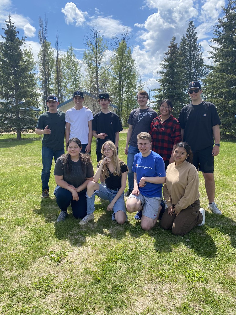 ARISE_program's tweet image. Gearing up for grad 2022! Our graduate is having the best time at grad retreat ☀️👨‍🎓 
#SPACHS