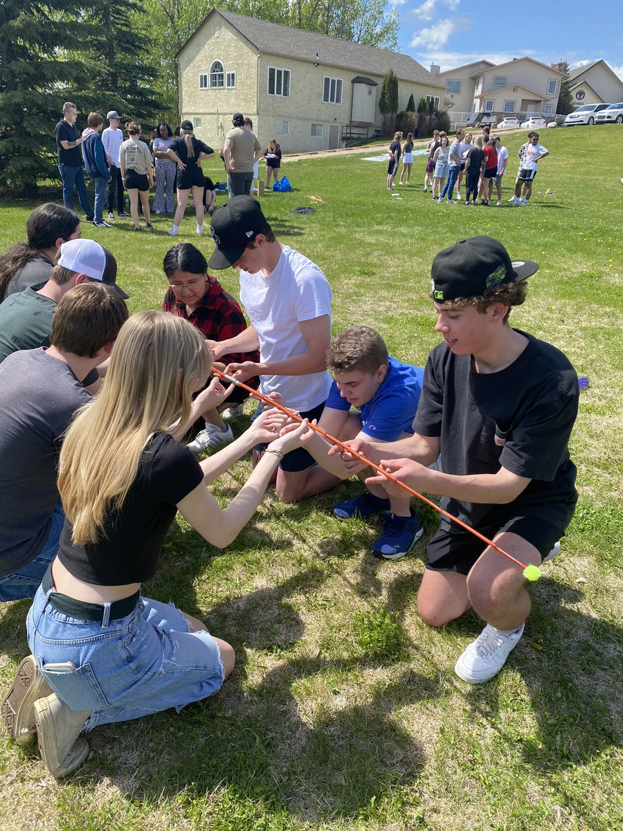 ARISE_program's tweet image. Gearing up for grad 2022! Our graduate is having the best time at grad retreat ☀️👨‍🎓 
#SPACHS