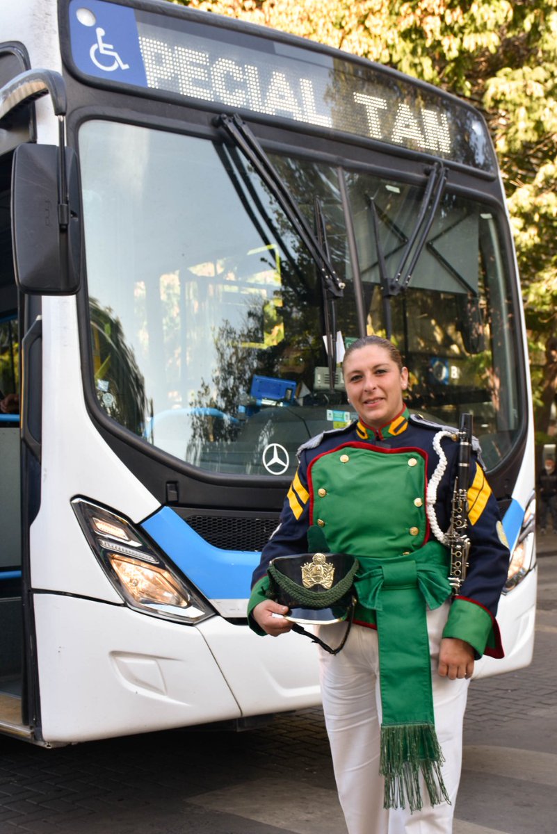 tamsecba's tweet photo. 🇦🇷 En la previa del aniversario de la Revolución de Mayo, participamos del Relevo de Guardia del Cabildo de la ciudad, a cargo del Regimiento de Infantería de Paracaidistas 2 General Balcarce, 🚌 realizando un operativo especial de traslado para la Banda Militar “Boquerón”. 🥁 https://t.co/rV5q8M4pgj