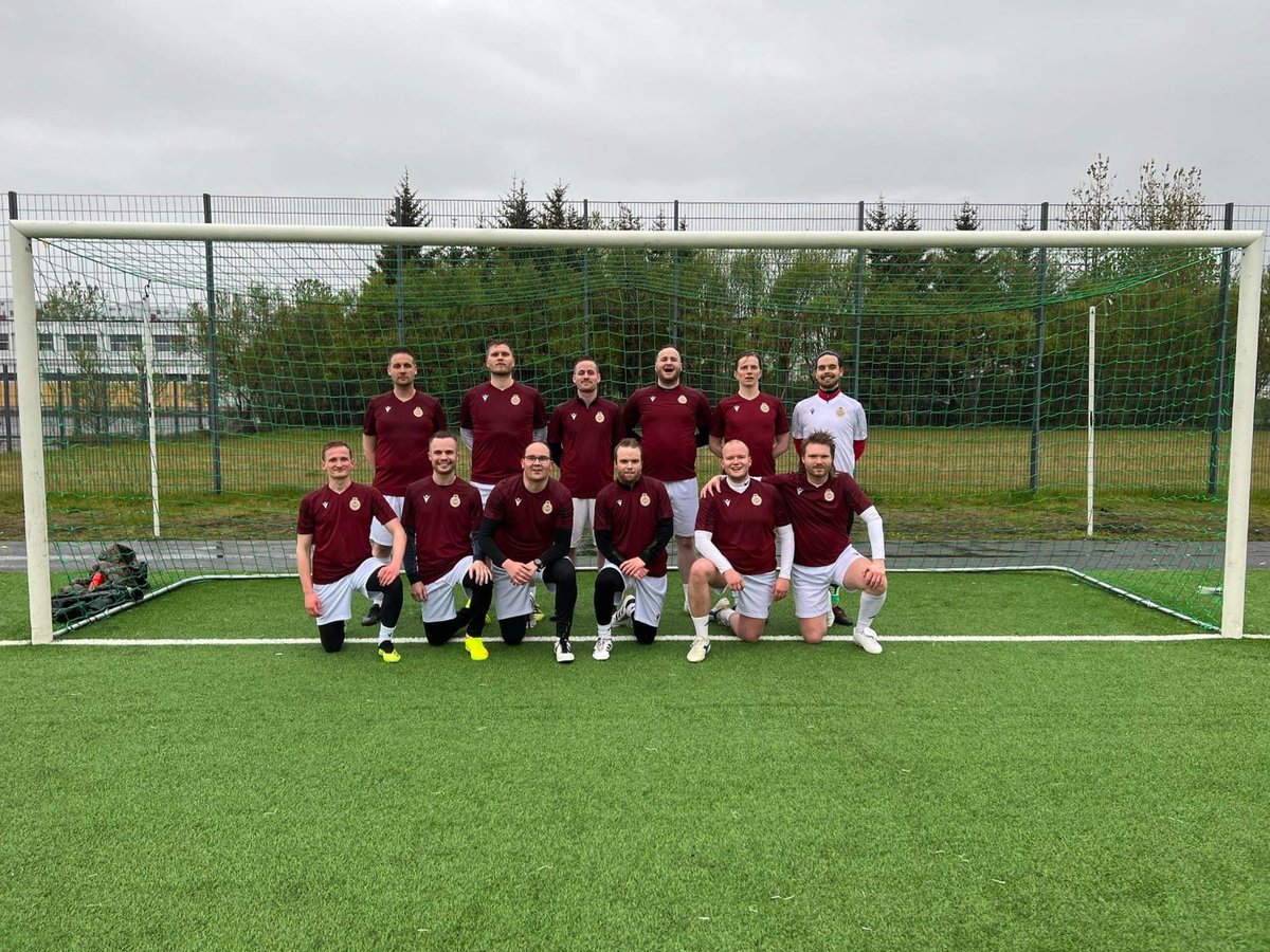 Sigur.
7-4 í kvöld.
Þökkum fyrir okkur.
KF Timburmenn fengu að súpa á góðu kaffi, vonandi lagar það þynnkuna. Óskum þeim góðs gengis í komandi leikjum #íbs