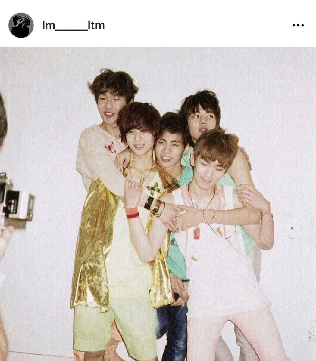 kantem17's tweet photo. 14周年おめでとうございます🎉
朝からインスタみたら…おてむが😭😭😭💕
泣きそう…元気にしてるかな早く会いたいです😢
これからも輝くSHINeeずっと応援します✨いつもありがとう✨

#SHINee #샤이니
#SHINeeDAY 
#14th_Debut_Anniversary 
#샤이니는_여전히_내삶의에브리띵
#14th_SHINee_Day https://t.co/2kcF7hypeB