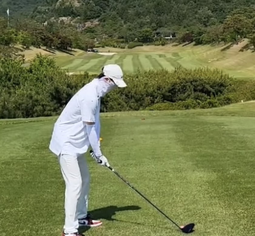 ちいさんぽ 最近釣りに行った報告のなかったsinが同じゴルフという趣味の共通点を持ったことに期待を隠せないsinオタここにあり T Co Et1qoxbfpt Twitter