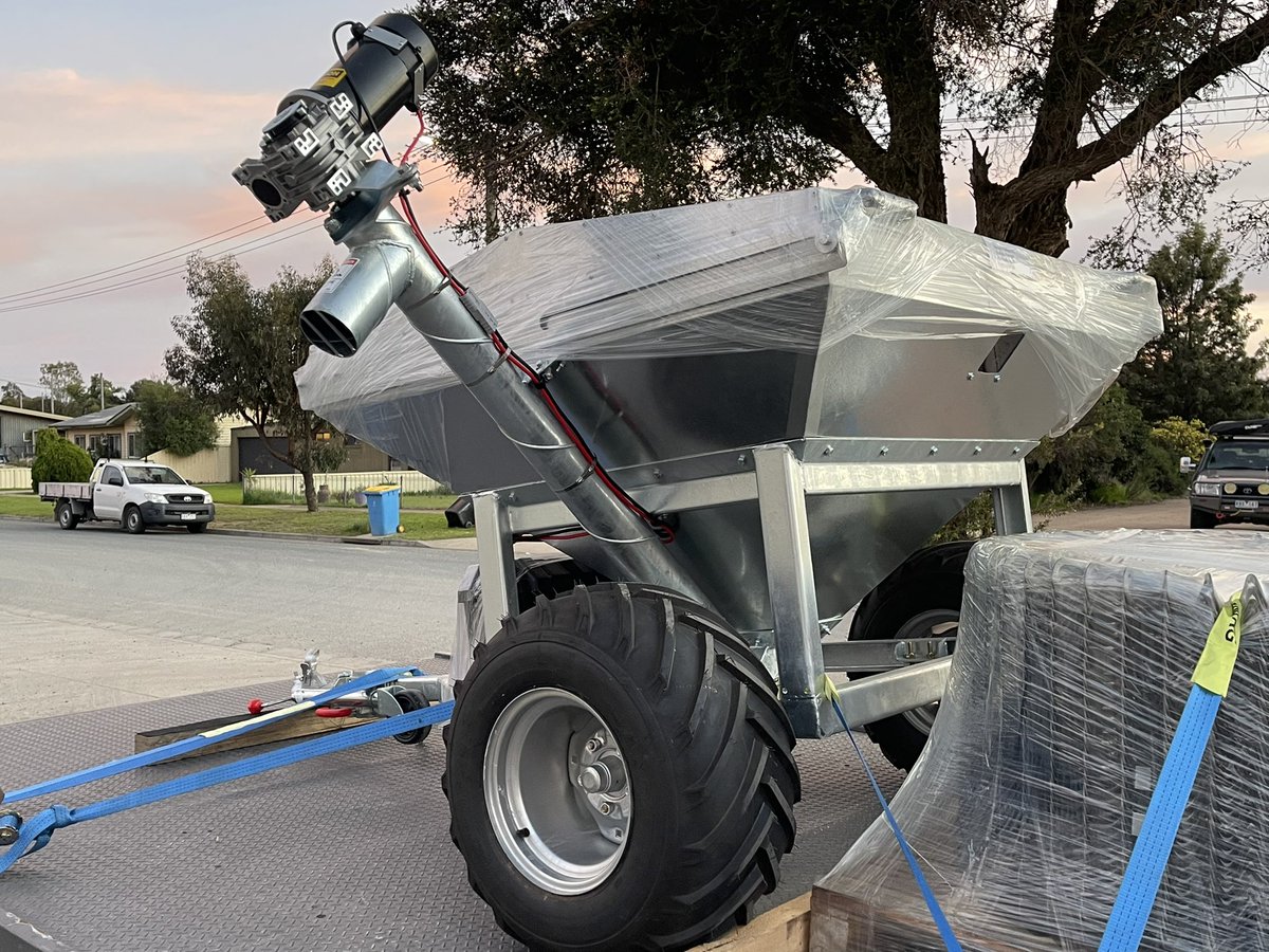 FeedtechS's tweet photo. On the road early this morning delivering a Feedtech 450kg Lead Feed Trailer to our Dairy Division Dealer in Gippsland Westfalia Warragul 
Lead Feed Trailer 450kg 
4” Auger Powered by heavy duty 12volt motor &amp; battery 
ATV Tyres 
Slide &amp; Tilt Lid
Built tough &amp; robust by Feedtech https://t.co/5qtgFk68Gn