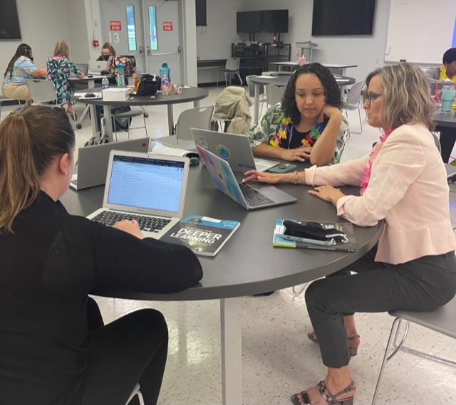 SPS English Dept tweet media