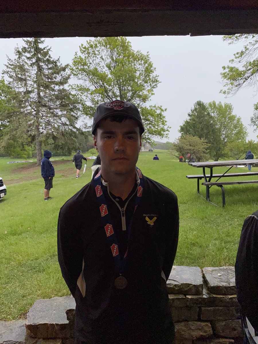 IHSAA's tweet photo. ⛳️3️⃣🅰️ #iahsgolf 
Hogan Hansen of Waverly-Shell Rock wins the 2022 individual state championship! Hansen shot -5 to take home his title, congratulations!

🏆: https://t.co/QAwd8Le8jw https://t.co/jgQcxDZ5tO