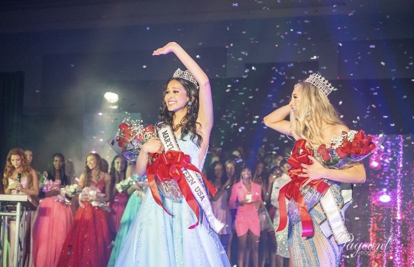 DebKirklandJazz's tweet photo. Last week, an incredible student of my mine, Soniya Krishan, was crowned Miss Maryland Teen USA @MissMDTeenusa !! 👸🏽I am so very proud of you Soniya and I can’t wait to watch you grow into amazing woman you are destined to become. 🎊 https://t.co/fXCu9lxD8k