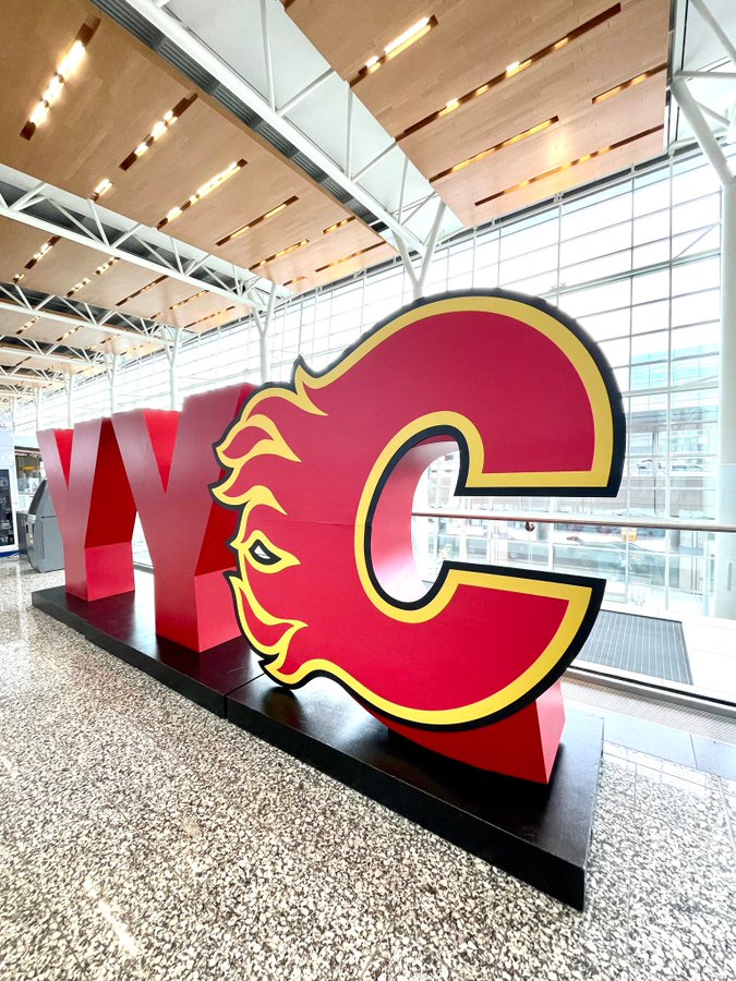 FlyYEG's tweet image. Let&apos;s go Oilers!

#howitstartedvshowitsgoing
#BattleofAlberta 
#LetsGoOilers 
#GoOilersGo

@FlyYYC