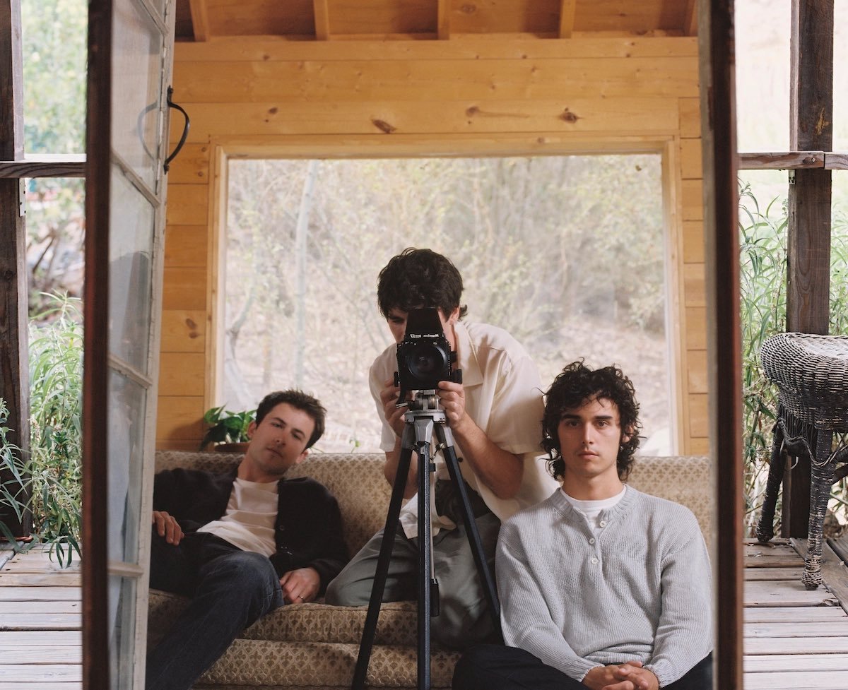 chillenceo's tweet photo. wallows 'tell me that it's over' album photoshoot is so pretty 🌻 https://t.co/gRTZvg2lb5